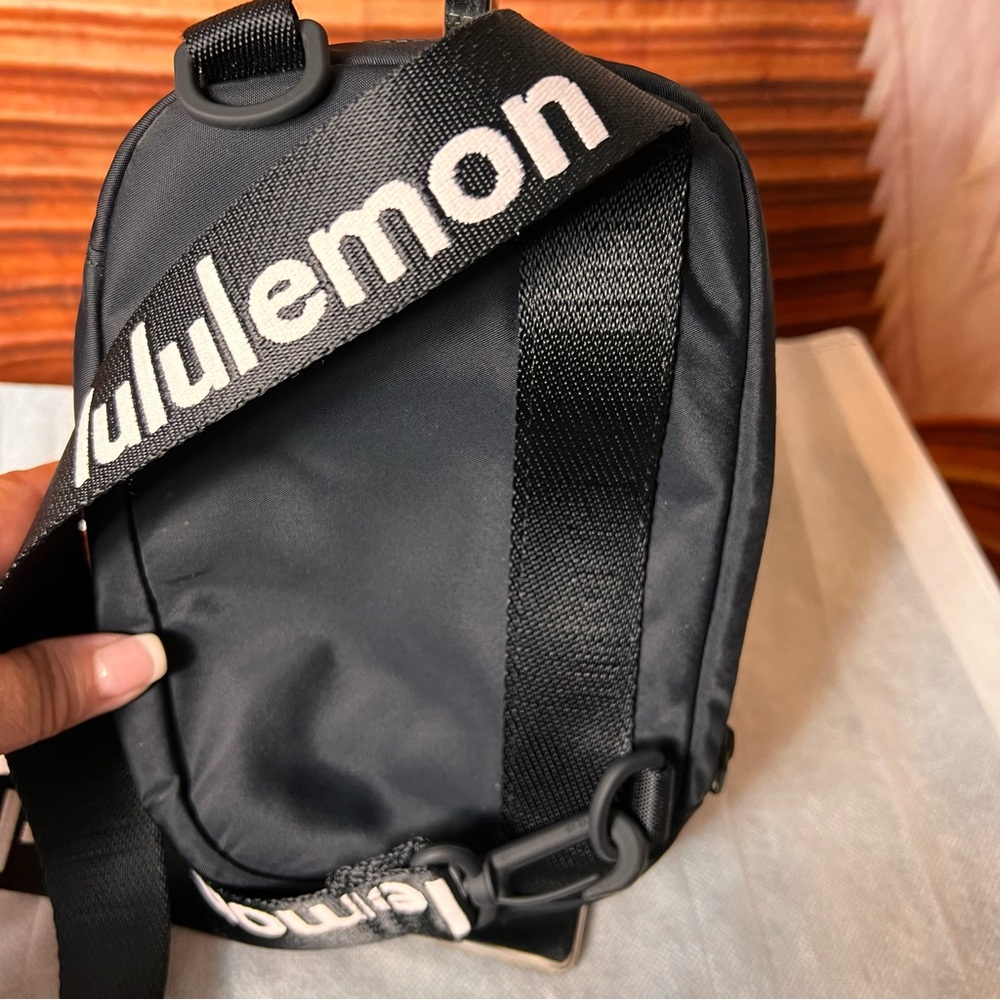 lululemon the rest is written Black Bag with Adjustable crossbody Straps - Picture 6 of 16